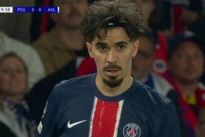 AYX-巴黎圣日耳曼引发争议！，莱万多夫斯基官方宣布重要助攻新规比赛高潮迭起的简单介绍