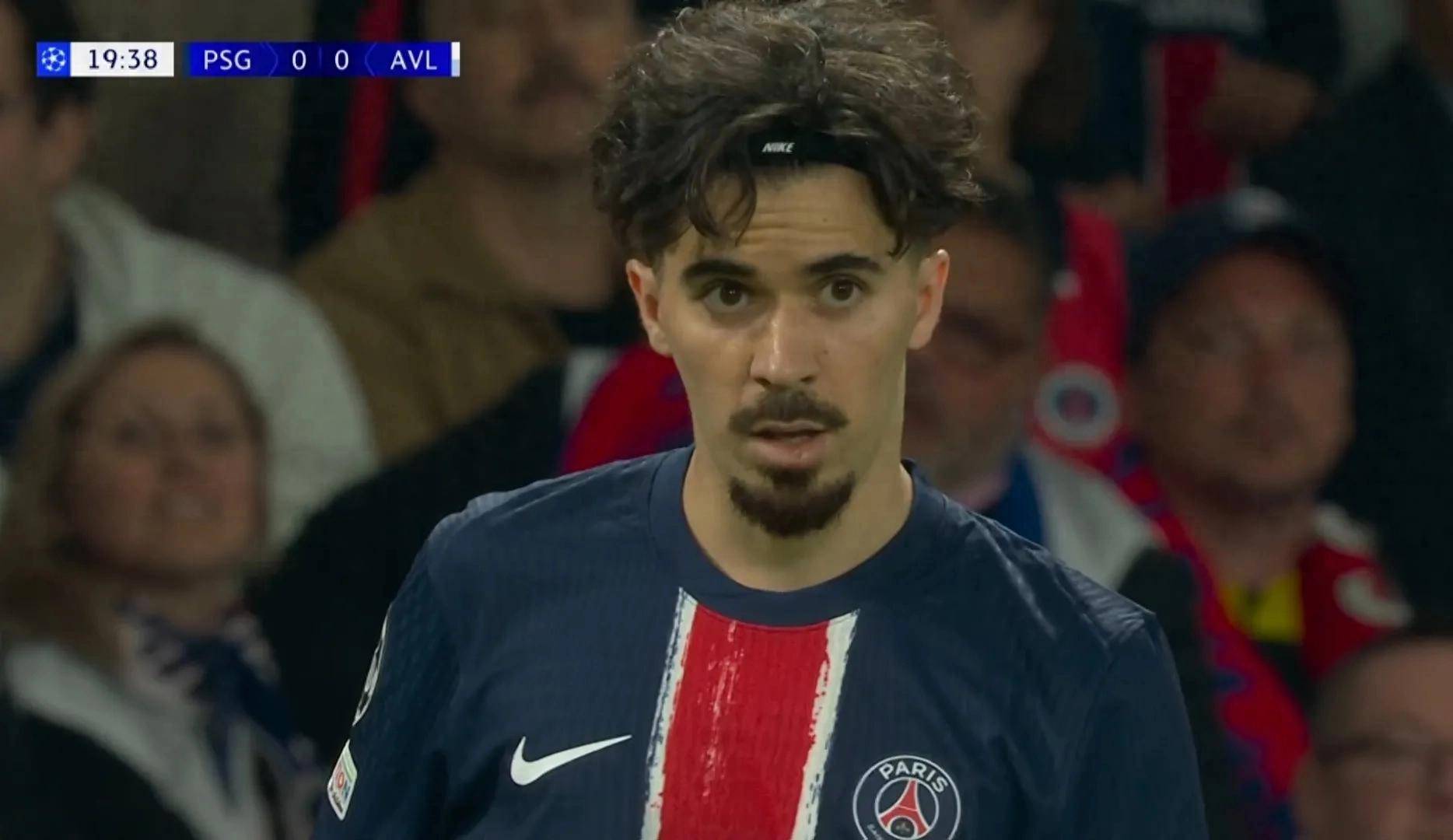 巴黎圣日耳曼引发争议！，莱万多夫斯基官方宣布重要助攻新规比赛高潮迭起的简单介绍