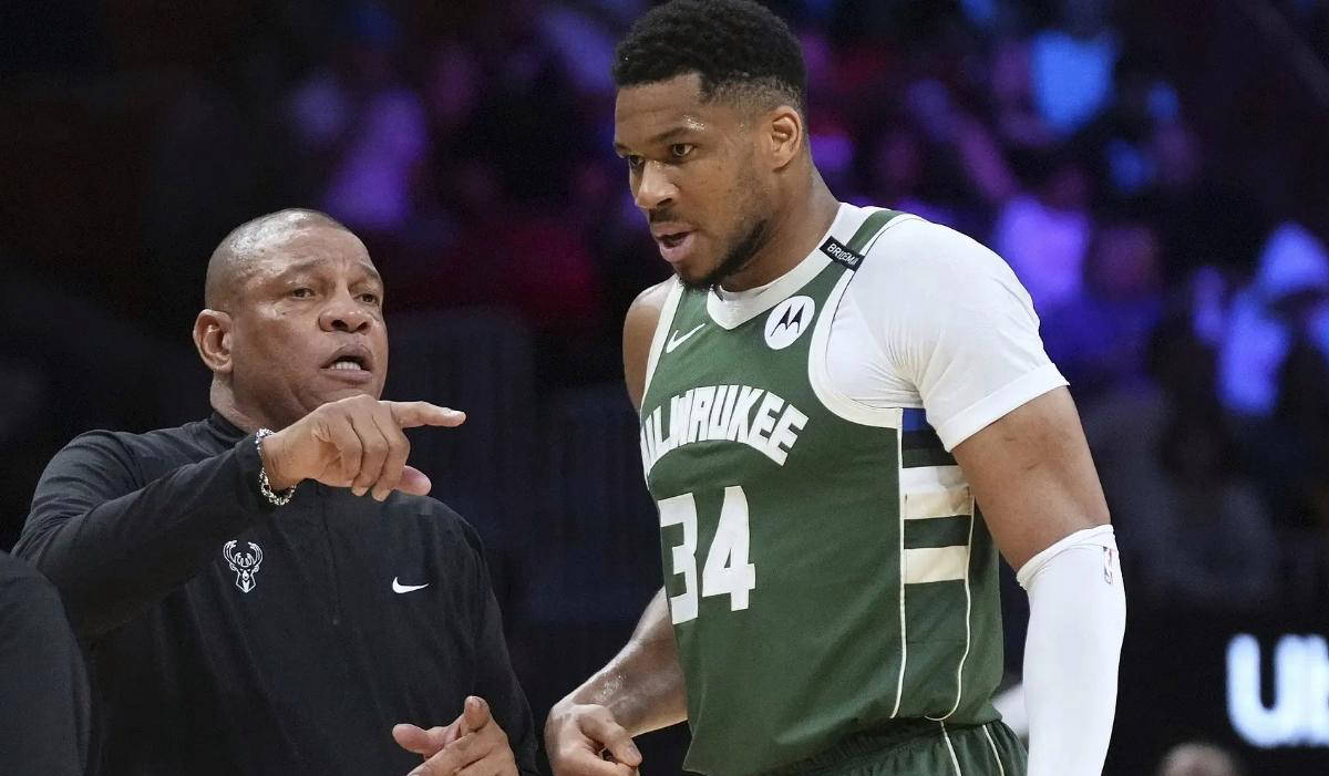 字母哥意外战胜美国队，比赛局势复杂引爆全场！引发球迷热议的简单介绍